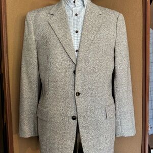 Size 40 Brown and white fleck silken wool notch lapel 2 button jacket